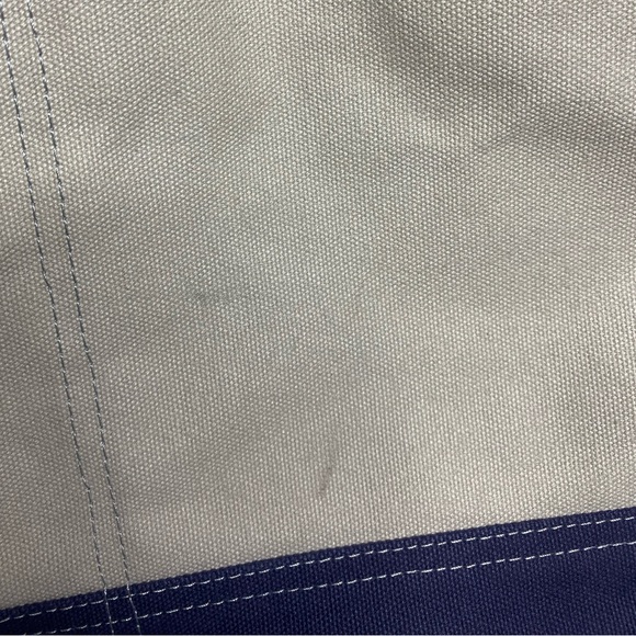 Queen bee creations handbag - Picture 2 of 9